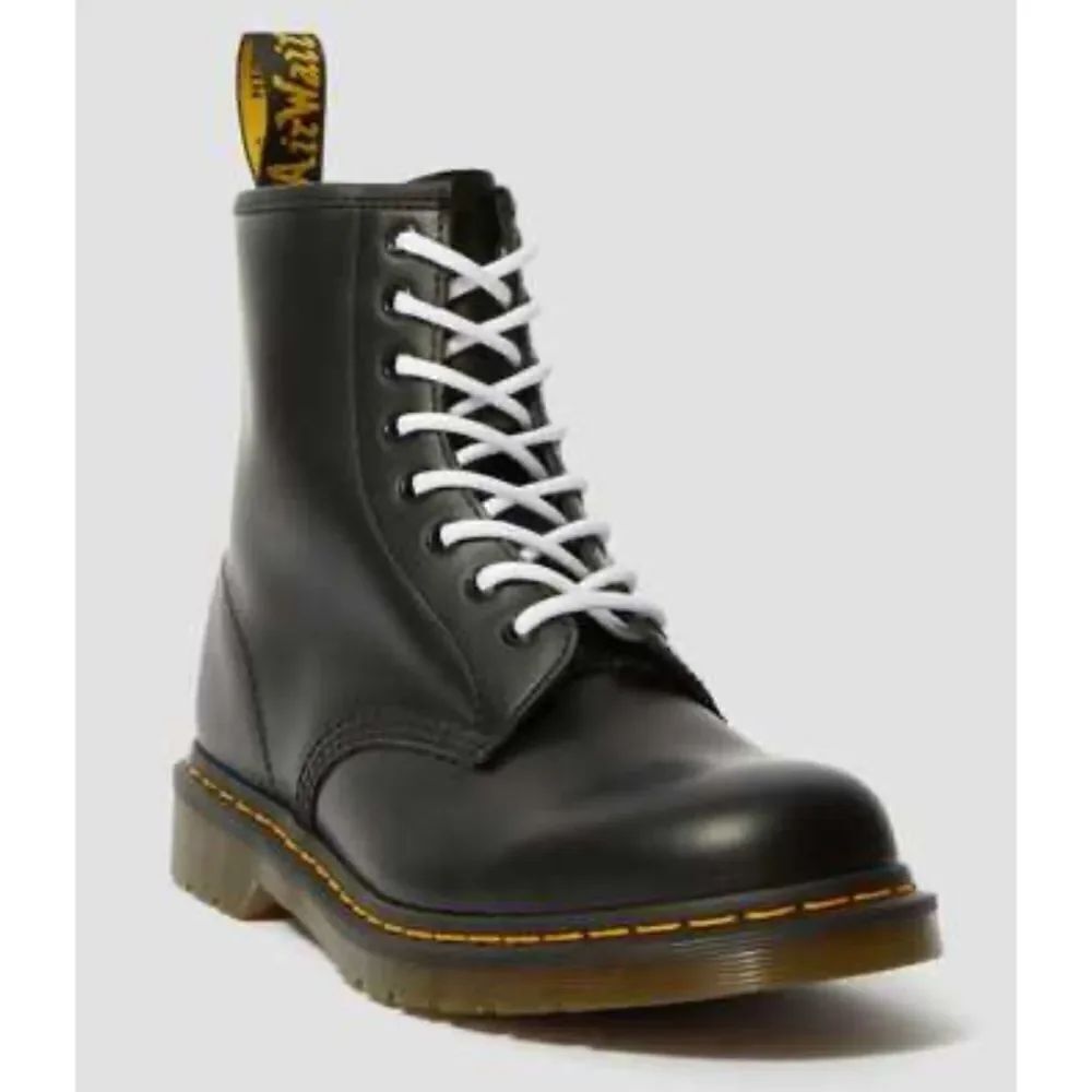Dr.Martens 1460 WOMEN'S SMOOTH LEATHER LACE
UP BOOTS in Black Size 7
